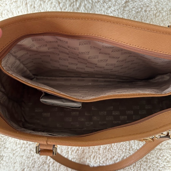 Michael Kors Sady Large Tote - Picture 10 of 13